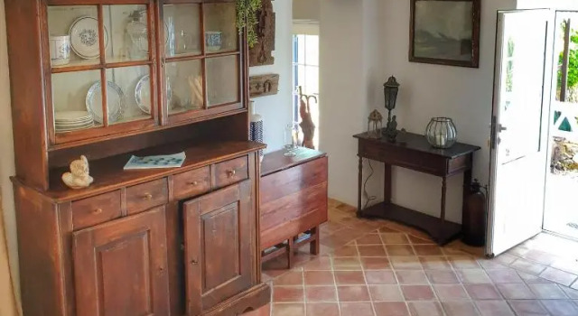 Коттедж Restored 2 Bedroom Farmhouse - Aircon Wifi Plunge Pool