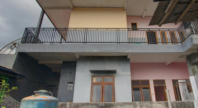 Villa Gothick by Oyo Rooms, Prenota Villa Batu East Java