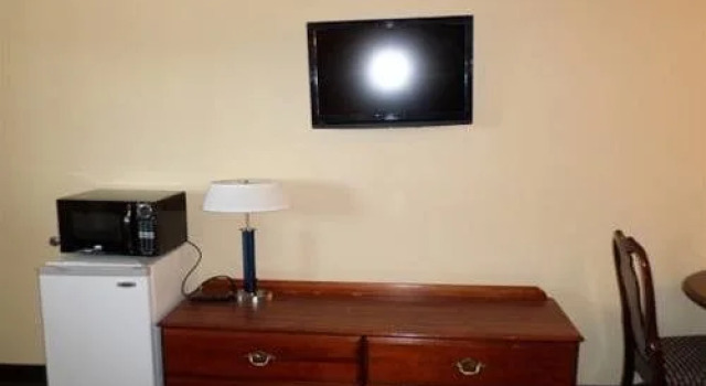Camelot Inn Elyria, Buchen Sie Hotel Elyria Ohio