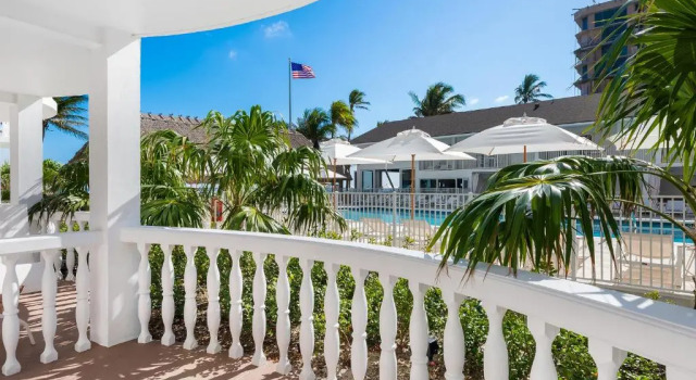 Двухместный номер Standard Beachcomber Resort & Club