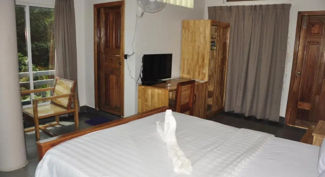 Двухместный люкс Sok Heng Guesthouse