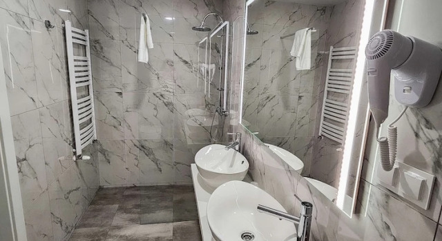 Полулюкс Tulip Inn Żyrardów