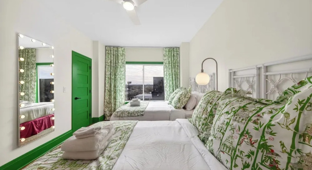 The Great Gatsby and Girls Night Out by Avantstay Sleeps 24 + Hot Tub + Speakeasy Lounge + Lux Kareoke + Near Downtown, Prenota Casa vacanze Nashville Tennessee