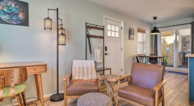 Chic Grants Pass Tiny Home ~ Half-mi to Dtwn!, Buchen Sie Ferienwohnung Grants Pass Applegate Valley