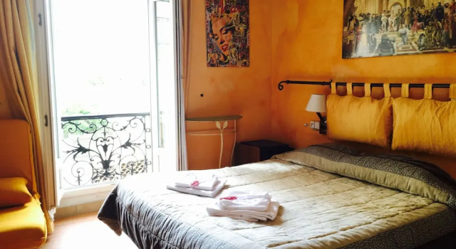 Трёхместный номер Executive с балконом Boutique Hotel Couleurs Suds