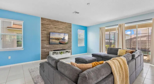Minutes to Disney Parks + Universal Sleeps 21 w/ Pool, Hot Tub, Game Room