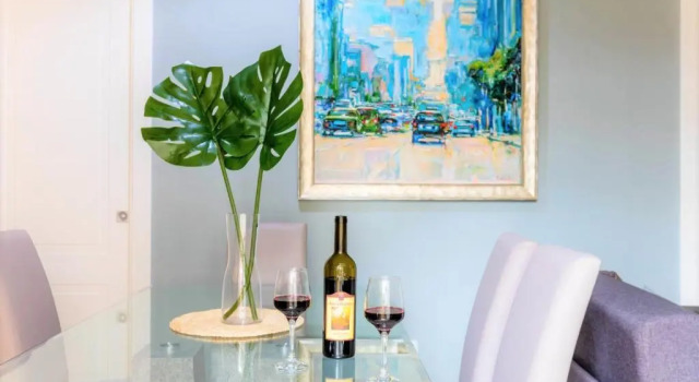 Апартаменты Hostly - Art And Color Rome Midtown - 3Br 2Ba
