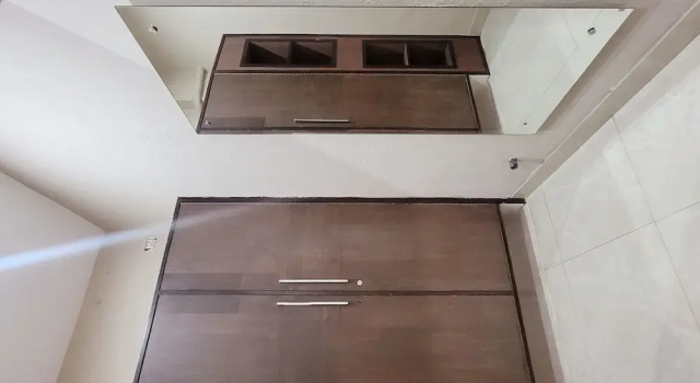 1047 Vamsor heights, Забронировать Отель Гургаон 
