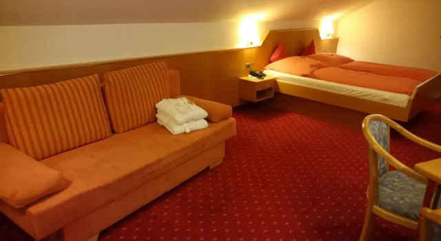 Hotel Goldbächel, Забронировать Отель Вахенхайм-ан-дер-Вайнштрасе Рейнланд-Пфальц
