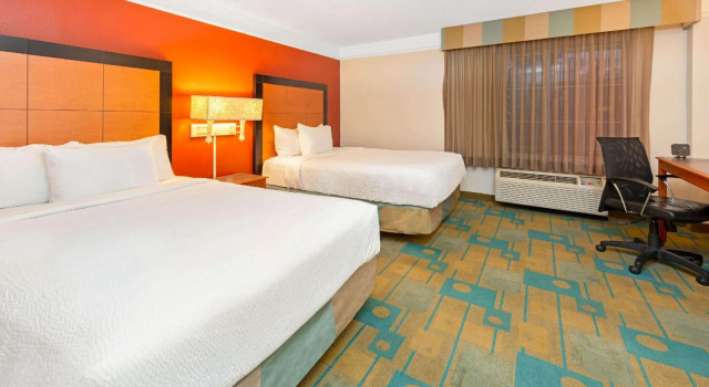Четырёхместный номер Standard La Quinta by Wyndham USF