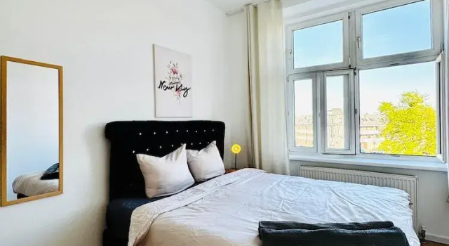 Cozy 3BR Apt Near Kaufpark Alterlaa