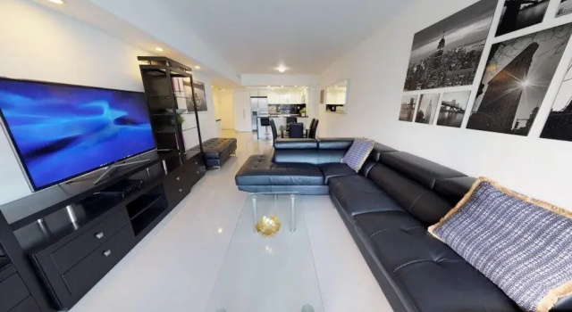Premium 2 Bedroom + Den Apartment Or201