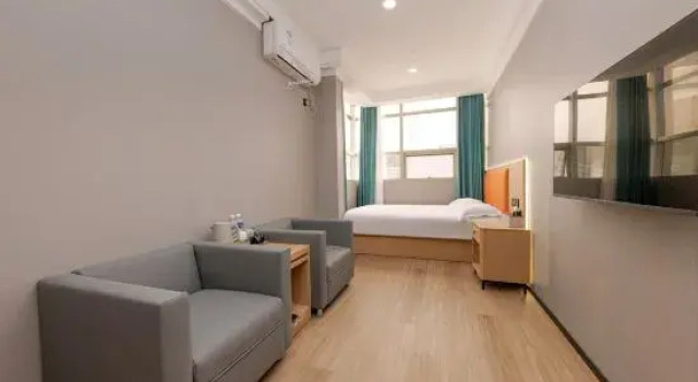 Полулюкс Home Inn Pebble Hotel (Changzhou University City)