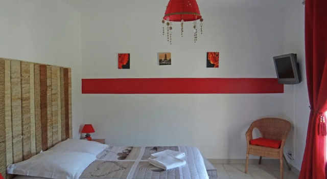 Alluring Holiday Home in Callian With Private Swimming Pool