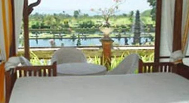 Tirtagangga Water Palace Villas, Забронировать Отель Отели провинции Бали с завтраком, Завтраки