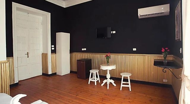 Номер Standard с балконом Tahrir Plaza Suites - Museum View