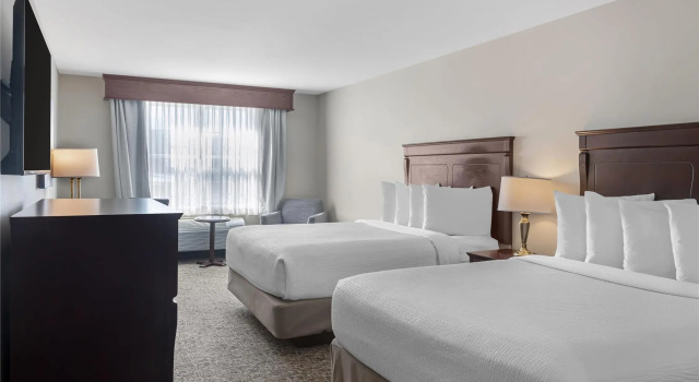 Четырёхместный номер Executive Best Western Plus Grand-Sault Hotel & Suites