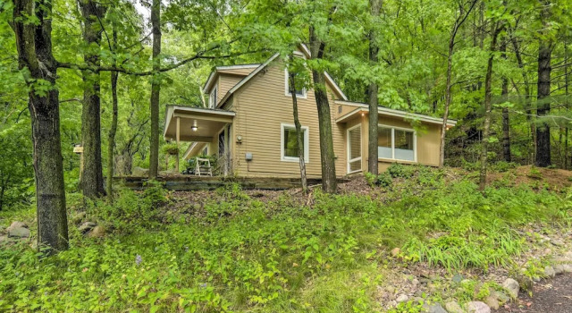 Pet-friendly St Croix Falls Remote Retreat!, Varaa Lomakoti Hotellit Minnesota pysäköinnillä, Pysäköinti