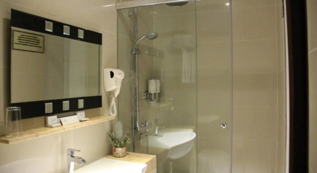 Camera Standard Hotel Victory Bandung
