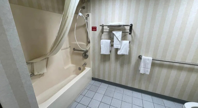 Номер Standard Quality Inn & Suites Gibsonia - Pittsburgh North
