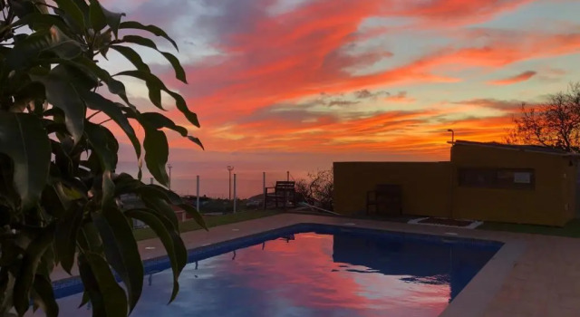 Con Piscina, Vistas, WiFi, AC y Calefacción