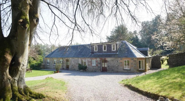Коттедж Loch Ness Country House Hotel