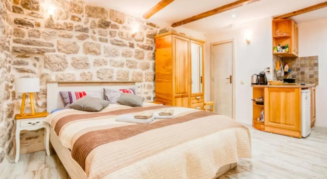 Kotor Bagus - Cozy Boutique Old Town Studio with Seaview Terrace, Забронировать Бутик-отель Бутик-отели Котора, рядом с Северные ворота, Бутик-отель