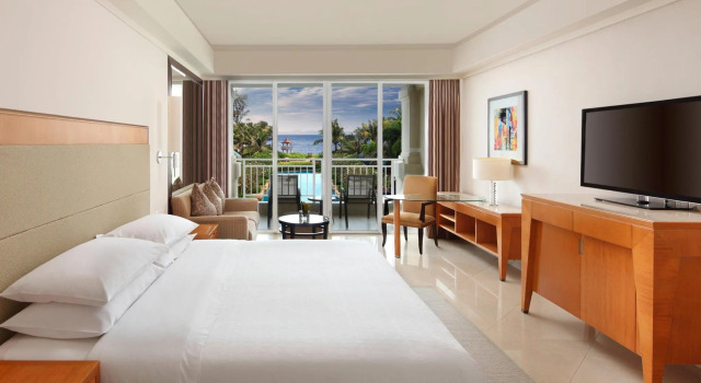 Двухместный номер Superior с балконом и с видом на океан Sheraton Haikou Hotel