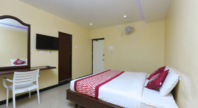 Hotel B Coral, Забронировать Отель Отели штата Тамилнада с парковкой, Парковка
