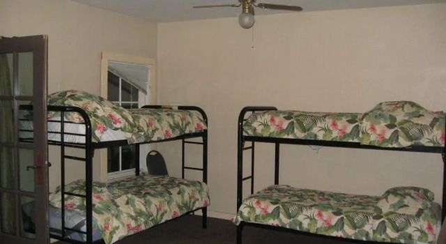 Кровать в общем номере (мужской номер) RK Hostel