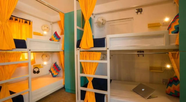 Кровать в общем номере (женский номер) Gostops Goa, Calangute - Rooms & Dorms