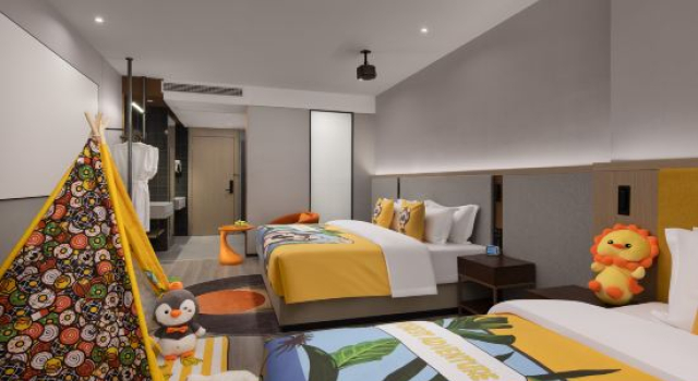 Семейный тент Evergreen Hotel No. 1