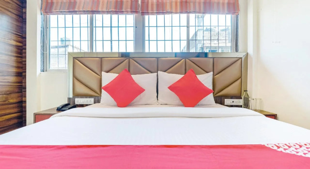 Hotel Victoria Grand by OYO Rooms, Забронировать Отель Колаба Мумбай, рядом с Union Bank of India