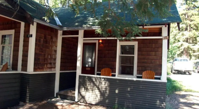 Студия Johnston Canyon Lodge & Bungalows
