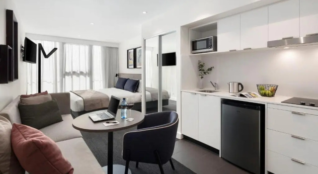 Студия Executive Quest St Kilda Road