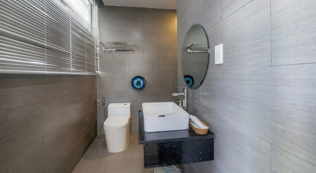 Четырёхместный семейный номер Standard с балконом Mega Sky Dalat Hotel