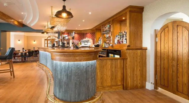 Gadlys Country House Hotel And Restaurant'', Boek Hotel Hotels in Henryd met parkeren, Parkeren