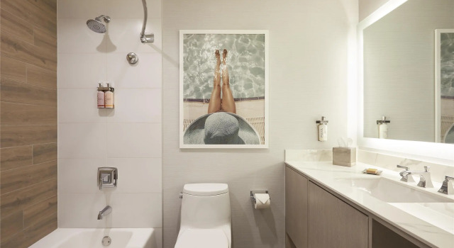Номер Standard The Waterfront Beach Resort, A Hilton Hotel