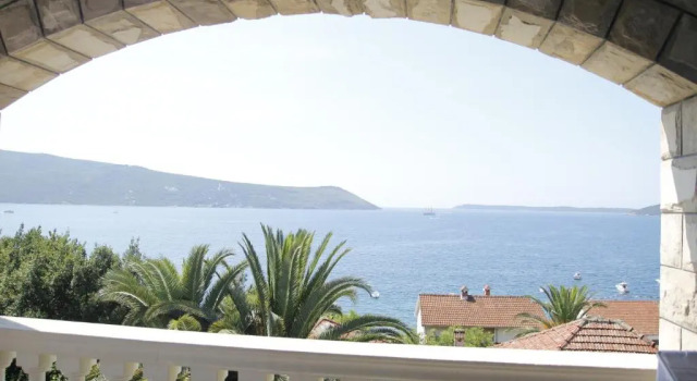 Двухместный номер Standard с балконом и с видом на море Garni Hotel Bokeška Noć