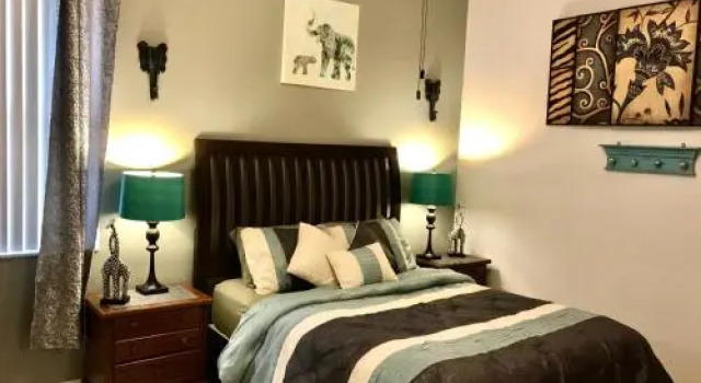 Be Our Guest House, Забронировать Гостевой дом Отели Фор Корнерз с бассейном, Бассейн