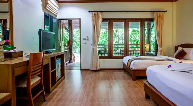Трёхместный номер Standard с видом на сад The Vatika Resort and Spa