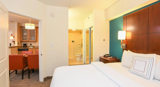 Люкс с 2 комнатами Marriott Cincinnati North