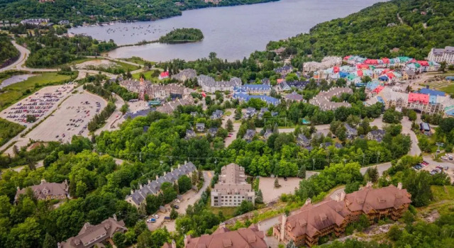 Апартаменты Altitude Tremblant - Ski In Ski Out 3 BDR Luxury Vacation Condo, Pool and Hot Tub 170-9