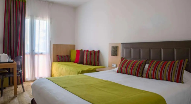 Трёхместный номер Standard Mercure Arles Centre Arenes