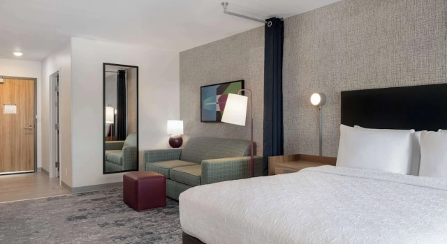 Четырёхместная студия Home2 Suites By Hilton Sheboygan