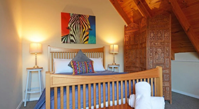 Silver Springs 6br Luxury Homestead with Wifi, Pool. Fireplace, Views, Olives and Space, 예약 호텔 Rothbury Hunter Valley