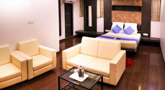 Hotel City Crown, Kolhapur
