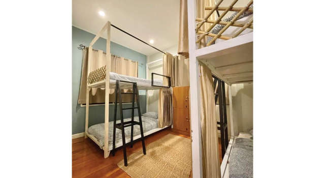 Кровать в общем номере Dara Three Hostel ดาราตรี