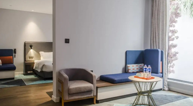 Люкс Standard Holiday Inn Express Nanjing Dongshan by IHG