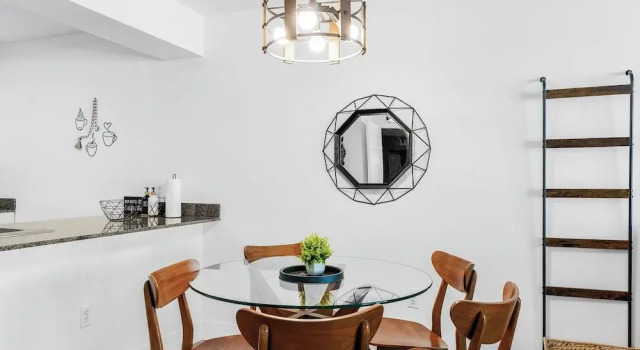 Номер Standard Sky High 31st Floor Condo W Parking